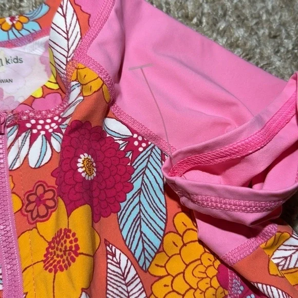 NEW Garnet Hill Swim Top Rashguards - Picture 4 of 5